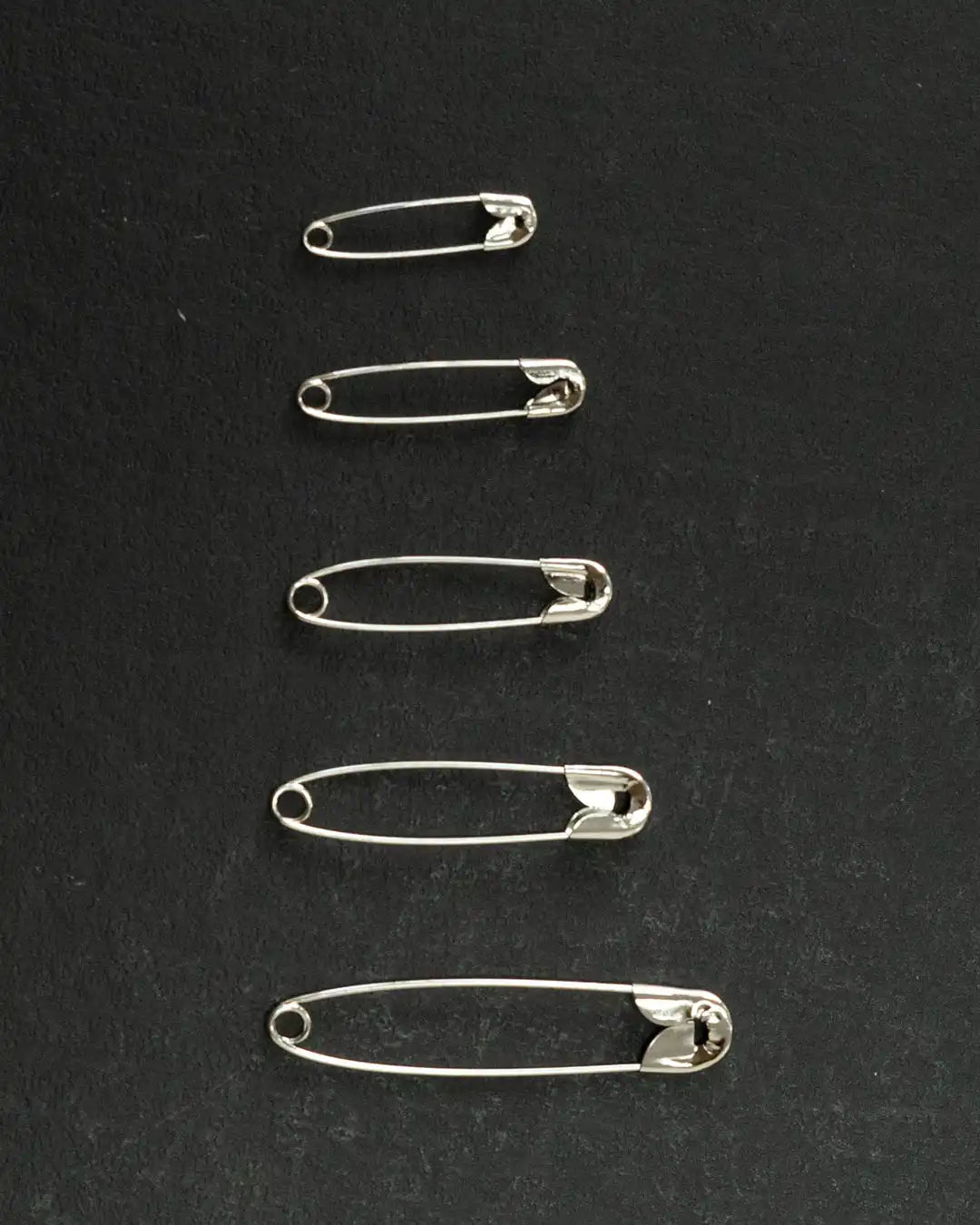 275pc Nickel-Plated Safety Pins Set – Durable & Versatile for Sewing, Crafts, and Home Use